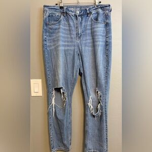 American Eagle Light Blue Ripped ‘Strigid’ Jeans